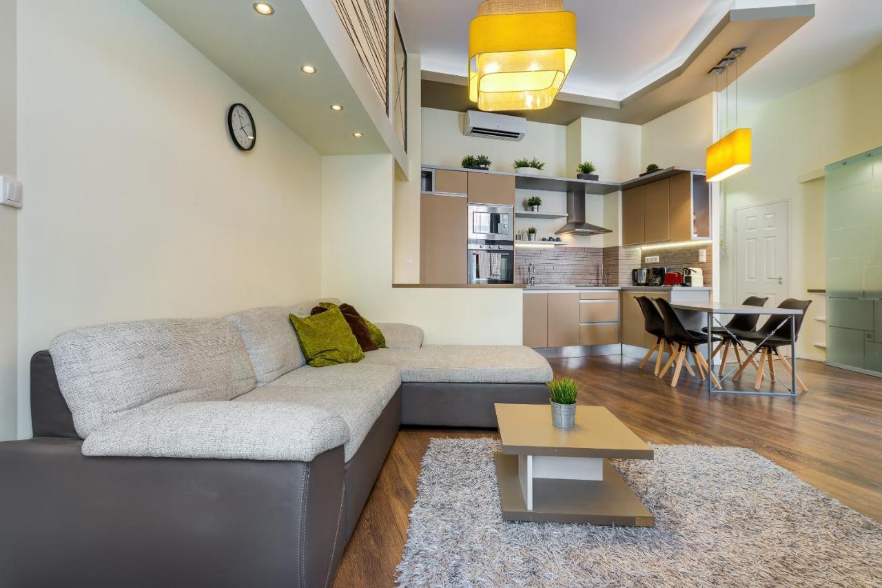 Spacious & Stylish Apartment In Downtown Budapest Eksteriør bilde